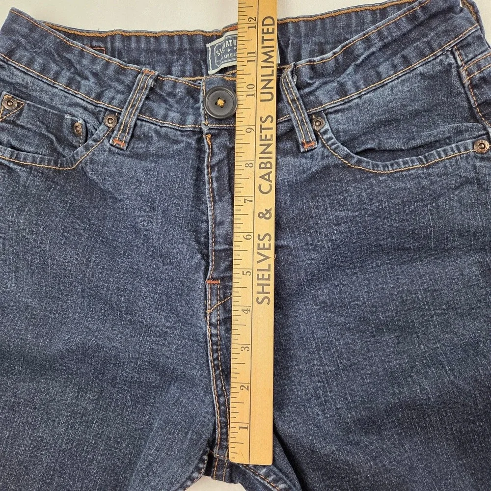 Levi's Signature Bootcut Jeans Womens 8 Short Blue Denim Mid Rise Excellent